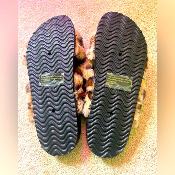 Leopard Slides - Picture 4 of 4